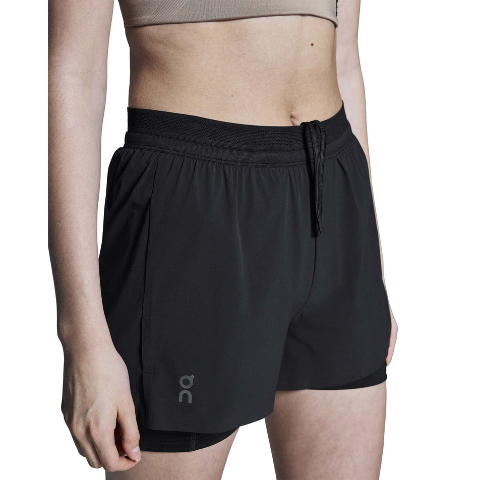 Front view of a model wearing the On Women's 3