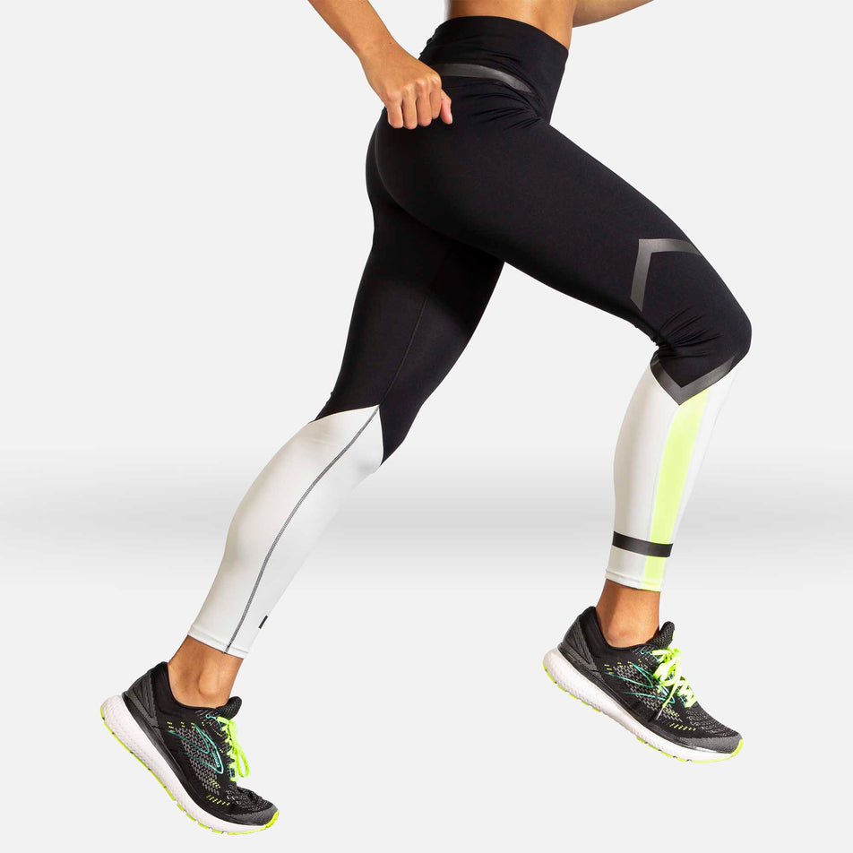Side of Brooks Carbonite Tight. (6913891532962)