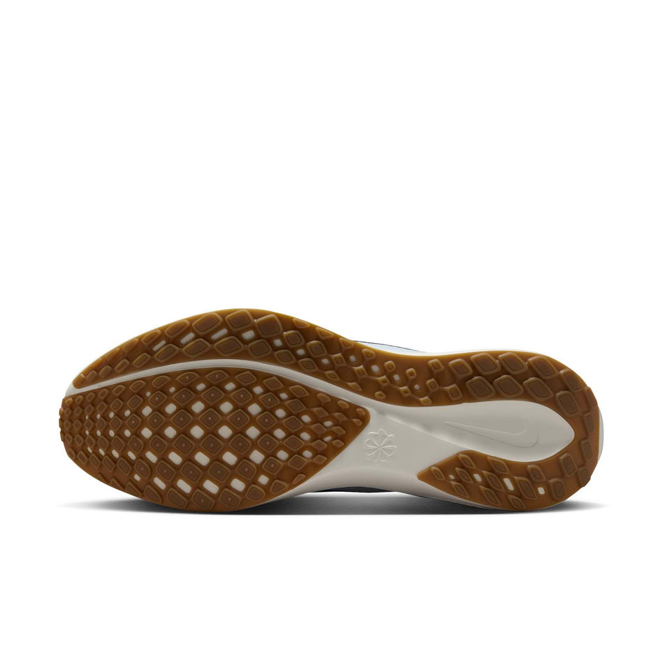 The outsole of the left shoe from a pair of Nike Men's Pegasus 41 Road Running Shoes in the Sail/Anthracite-Blue Tint-Wolf Grey colourway. (8613912969378)